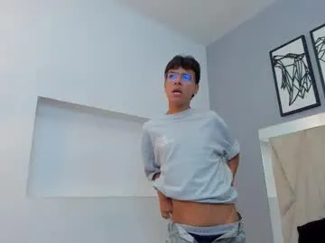 adams_bobby on Chaturbate 