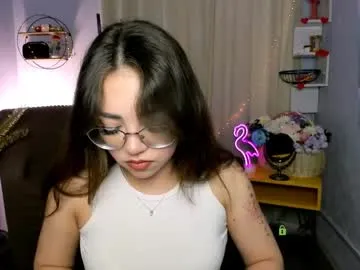 ella_soft_ model from Chaturbate