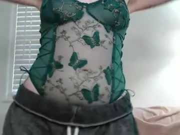 ellierowyn on Chaturbate 