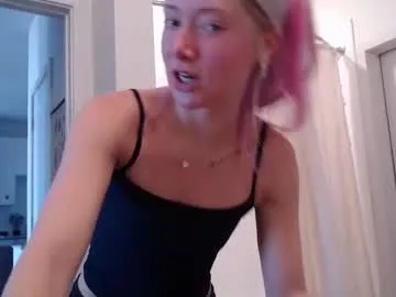 lilyyymonroee on Chaturbate 