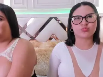 ninablooms01 model from cb