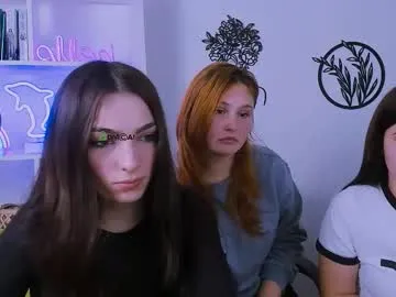 polly_cute1 on Chaturbate 