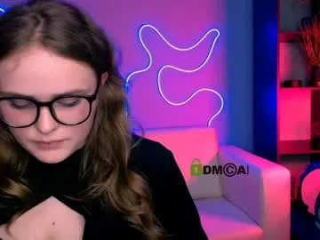 ylia_fress model from Chaturbate