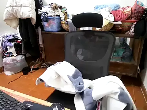 ---Lusi03--- on StripChat 