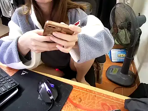 ---Lusi03--- on StripChat 