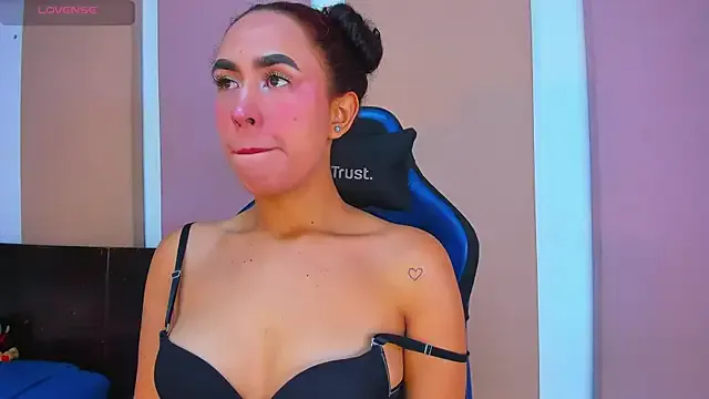 abbyblairs3 on StripChat 