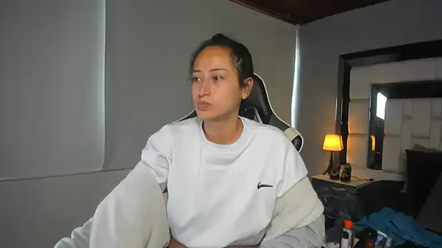 Adhara7 on StripChat 