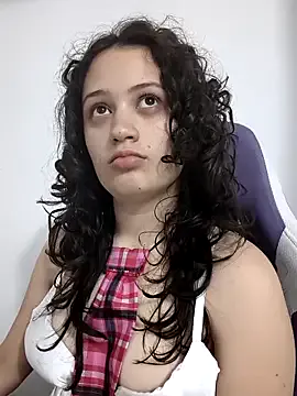 Alana_444 on StripChat 