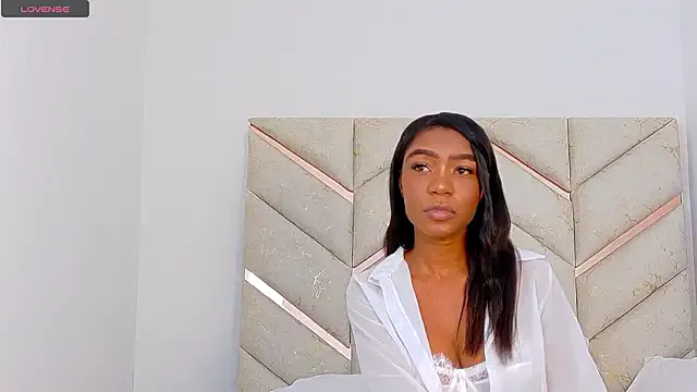 AlanaDoll on StripChat 