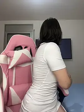 AlanaRius18 on StripChat 