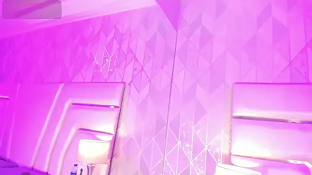 AnahisBennett on StripChat 