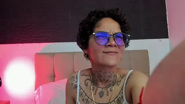 anaroman01 on StripChat 