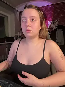 AnnaSeint on StripChat 