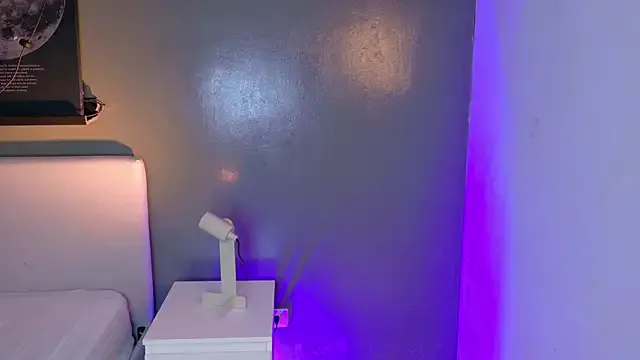 Annavic__ on StripChat 