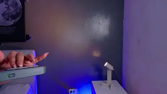 Annavic__ on StripChat 