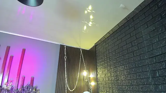 annie_barozzi on StripChat 