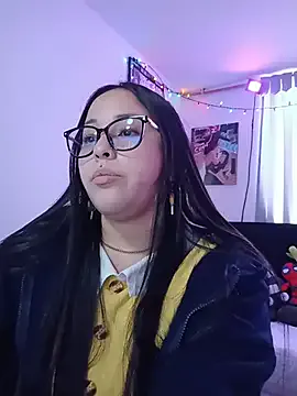 Bella-Gema on StripChat 