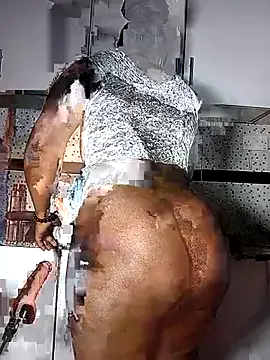 Bella045 on StripChat 