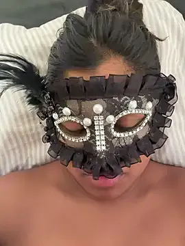 Bella_Luna18 on StripChat 