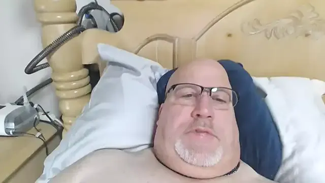 Bigbear0563 on StripChat 