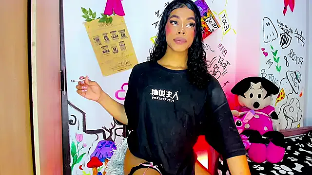 bloom444 on StripChat 