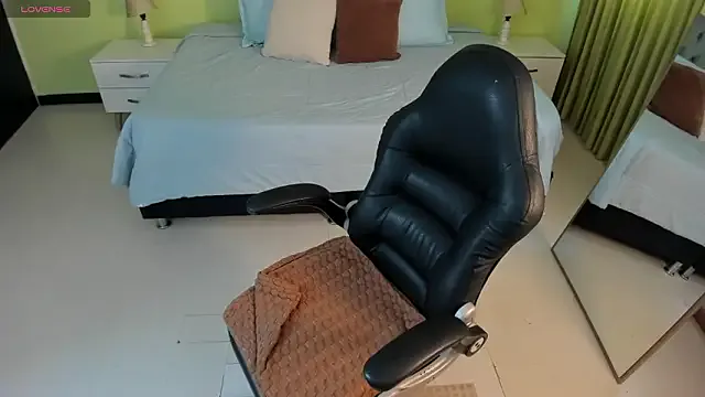 Celeste_Rous__ on StripChat 