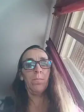 Dettybitch40 on StripChat 