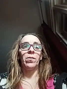 Dettybitch40 on StripChat 