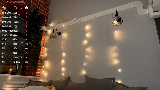 EIeniVanwart on StripChat 