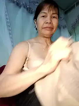 Ella3838 on StripChat 