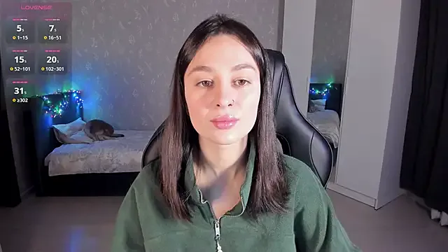 EllaFresh on StripChat 