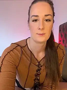 EllaMae on StripChat 