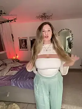 Ellieblessom on StripChat 