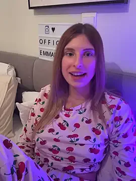 emma05 on StripChat 
