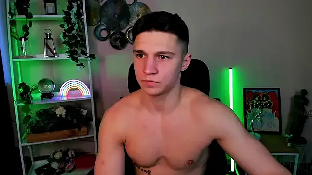 emmanuel_shine on StripChat 