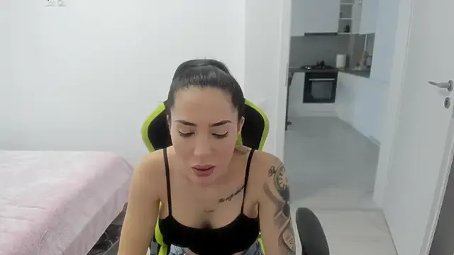 Emmapmg on StripChat 