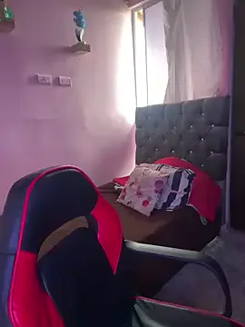 emmariders2 on StripChat 