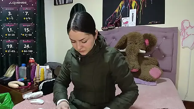 Emmie_Hot on StripChat 