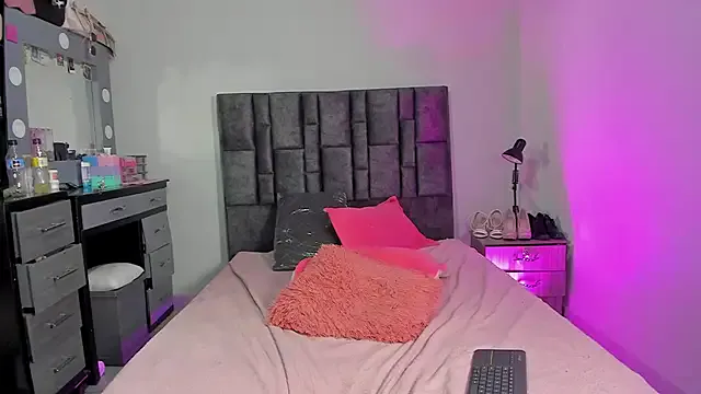 Esmeraldaa- on StripChat 