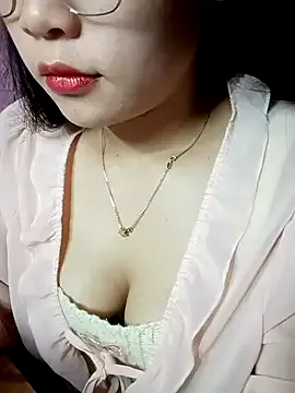 Eye-squirt on StripChat 