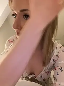 GangBangKitty on StripChat 