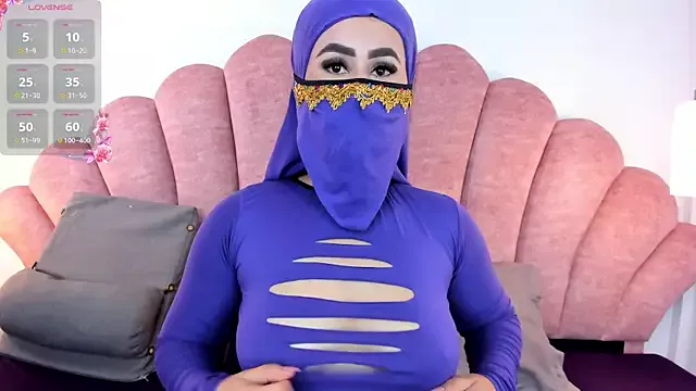 halabi_saha on StripChat 