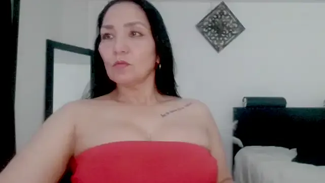 Hanna-33 on StripChat 