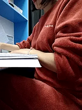 Haralushiaaa on StripChat 