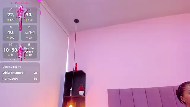 HoollyHendrix on StripChat 