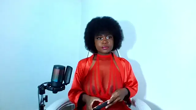 hoot_emily on StripChat 