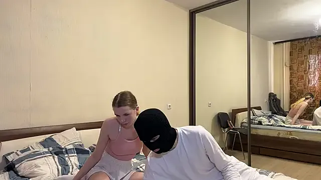 HotBabyCouple_ model from StripChat