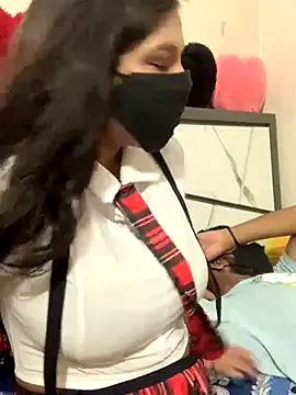 hottiess69 on StripChat 