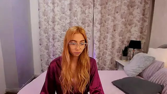 JessieePink on StripChat 