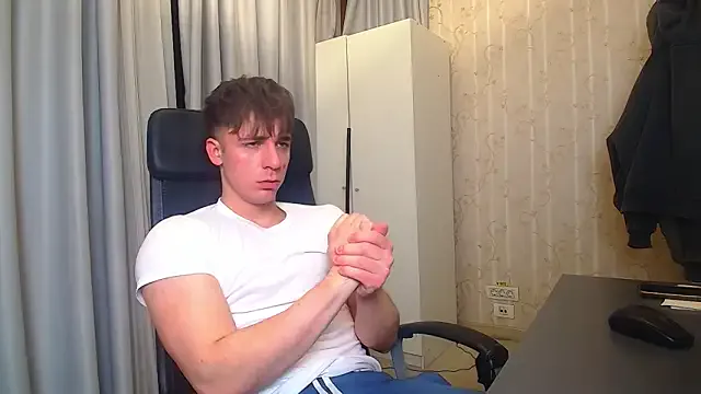 KellenWest on StripChat 